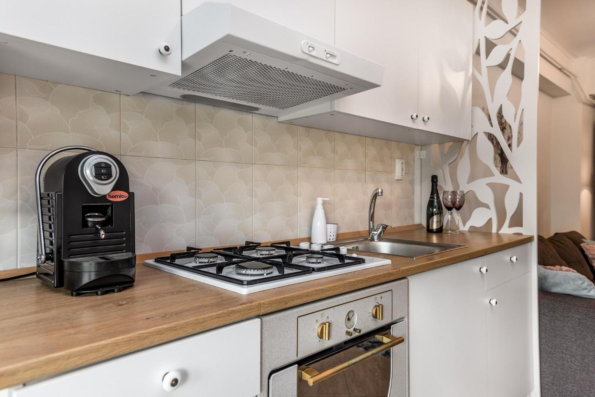 Dreamgarden Airport Apartment & Secure Parking & Airport Shuttle Ясси Екстер'єр фото